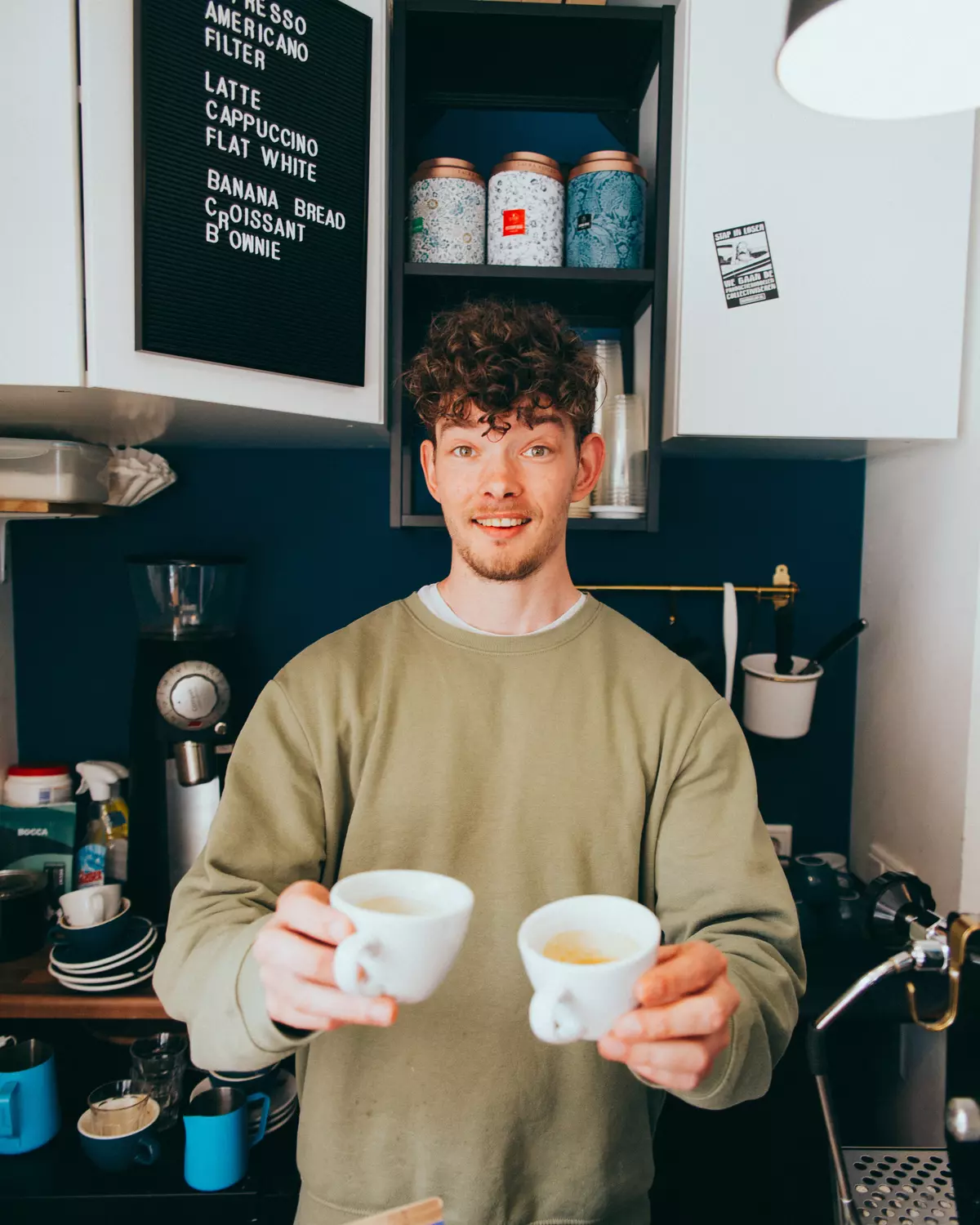 Barista trainer Mick in de koffiebar – goed in koffie zetten, barista trainingen & leuke workshops